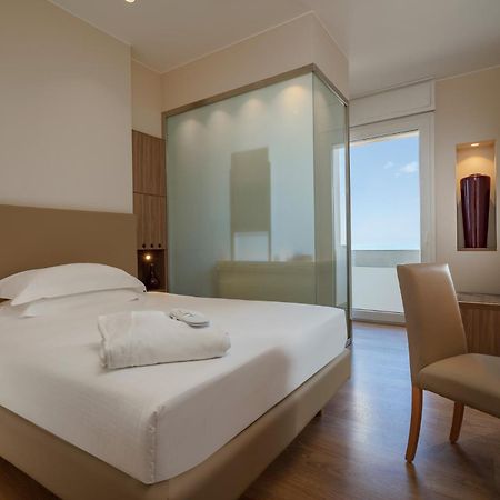 National Hotel ริมินี ภายนอก รูปภาพ