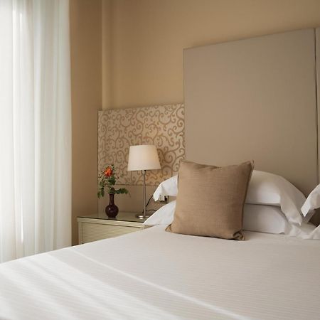 National Hotel ริมินี ภายนอก รูปภาพ