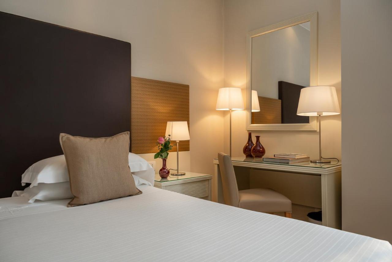 National Hotel ริมินี ภายนอก รูปภาพ