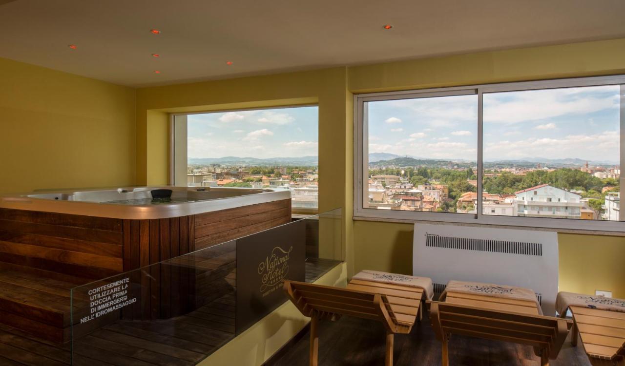 National Hotel ริมินี ภายนอก รูปภาพ
