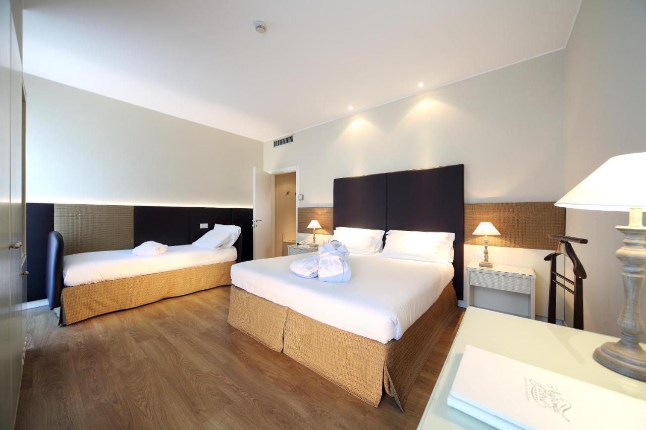 National Hotel ริมินี ภายนอก รูปภาพ