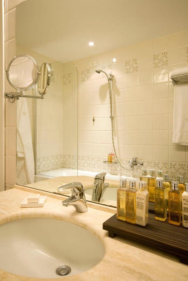 National Hotel ริมินี ภายนอก รูปภาพ